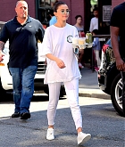 Selena_Gomez_-_In_NYC_on_September_4-01.jpg