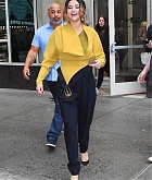 Selena_Gomez_-_In_New_York_October_292C_2019-08.jpg