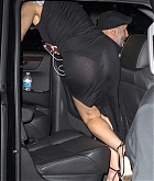 Selena_Gomez_-_In_New_York_on_June_6-07.jpg