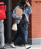 Selena_Gomez_-_In_New_York_on_September_18-01.jpg
