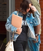 Selena_Gomez_-_In_New_York_on_September_18-05.jpg