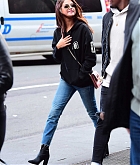 Selena_Gomez_-_In_Times_Square_in_New_York_on_June_4-10.jpg