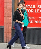 Selena_Gomez_-_In_West_Village2C_NYC_on_September_3-01.jpg