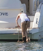 Selena_Gomez_-_In_a_bikini_on_a_Yacht_in_Sydney_on_March_19-12.jpg