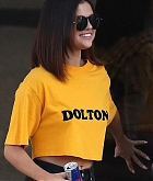 Selena_Gomez_-_Leaves_a_Shamrock_Tattoo_in_Hollywood2C_CA_on_April_9-06.jpg