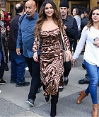 Selena_Gomez_-_Leaving_Z100_on_October_282C_2019-03.jpg