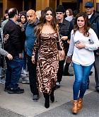Selena_Gomez_-_Leaving_Z100_on_October_282C_2019-06.jpg