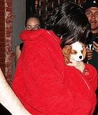 Selena_Gomez_-_Leaving_her_boyfriend_The_Weeknd_s_apartmnent_in_NYC_on_September_15-03.jpg
