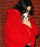 Selena_Gomez_-_Leaving_her_boyfriend_The_Weeknd_s_apartmnent_in_NYC_on_September_15-05.jpg