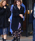 Selena_Gomez_-_Leaving_her_friends_apartment_in_New_York_on_February_13-03.jpg