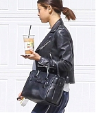 Selena_Gomez_-_Leaving_her_home_in_Los_Angeles_on_April_12-04.jpg