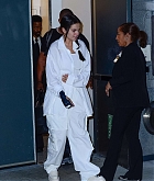 Selena_Gomez_-_Leaving_her_hotel_in_New_York_September_132C_202303.jpg