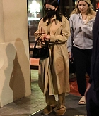 Selena_Gomez_-_Leaving_hotel_Royal_Monceau_in_Paris2C_France_-_0604202306.jpg