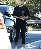Selena_Gomez_-_Makes_a_stop_to_grab_an_iced_tea_in_LA_on_November_5-01.jpg