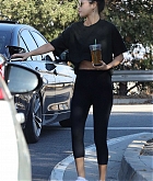 Selena_Gomez_-_Makes_a_stop_to_grab_an_iced_tea_in_LA_on_November_5-03.jpg