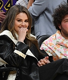 Selena_Gomez_-_Miami_Heat_v_Los_Angeles_Lakers_at_Crypto_com_Arena_in_Los_Angeles_January_32C_202404.jpg