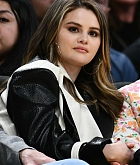 Selena_Gomez_-_Miami_Heat_v_Los_Angeles_Lakers_at_Crypto_com_Arena_in_Los_Angeles_January_32C_202412.jpg