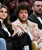 Selena_Gomez_-_Miami_Heat_v_Los_Angeles_Lakers_at_Crypto_com_Arena_in_Los_Angeles_January_32C_202418.jpg