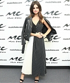 Selena_Gomez_-_Music_Choice_in_New_York_-_June_5-08.jpg