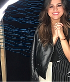 Selena_Gomez_-_Music_Choice_in_New_York_5BBackstage5D_on_June_5-06.jpg