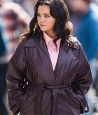 Selena_Gomez_-_On_the_set_of_Only_Murderers_in_the_Building_in_New_York_City_0317202302.jpg