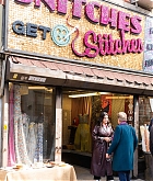 Selena_Gomez_-_On_the_set_of_Only_Murderers_in_the_Building_in_New_York_City_0317202307.jpg