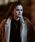 Selena_Gomez_-_On_the_set_of_Only_Murders_In_The_Building_in_New_York_March_312C_2021_05.jpg