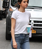 Selena_Gomez_-_On_the_set_of_Woody_Allen_film_in_NYC_on_September_14-03.jpg