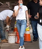 Selena_Gomez_-_On_the_set_of_Woody_Allen_film_in_NYC_on_September_14-07.jpg
