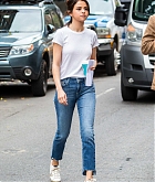 Selena_Gomez_-_On_the_set_of_Woody_Allen_film_in_NYC_on_September_14-18.jpg