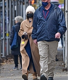 Selena_Gomez_-_Only_Murders_in_the_Building_season_2_in_New_York_City2C_1207202105.jpg
