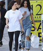 Selena_Gomez_-_Out_and_about_in_Los_Angeles_on_Feb_11-15.jpg