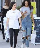 Selena_Gomez_-_Out_and_about_in_Los_Angeles_on_Feb_11-23.jpg
