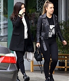 Selena_Gomez_-_Out_and_about_in_Los_Angeles_on_Feb_21-13.jpg