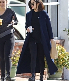 Selena_Gomez_-_Out_for_Breakfast_with_Friends_in_Los_Angeles_on_March_7-02.jpg