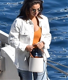 Selena_Gomez_-_Out_on_holiday_on_the_Amalfi_Coast2C_Italy_28July_242C_201929-03.jpg