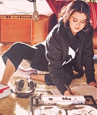 Selena_Gomez_-_Puma_Cali_Chase_2019-01.jpg