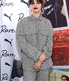 Selena_Gomez_-_Puma_flagship_store_in_New_York_January_142C_2020-11.jpg