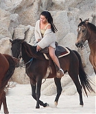 Selena_Gomez_-_Riding_a_horse_with_friends_in_Cabo_San_Lucas2C_Mexico_-_011119-02.jpg