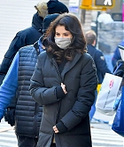 Selena_Gomez_-_Seen_heading_to_the_movie_set_of_Only_Murders_in_New_York_City_01192021_03.jpg