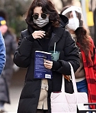 Selena_Gomez_-_Seen_heading_to_the_movie_set_of_Only_Murders_in_New_York_City_01192021_04.jpg