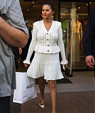 Selena_Gomez_-_Seen_out_during_the_77th_Annual_Cannes_FIlm_Festival_in_Cannes2C_France_May_172C_2024_07.jpg