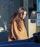 Selena_Gomez_-_Seen_out_for_dinner_in_Los_Angeles_CA_-_June_242C_2025_12.jpg