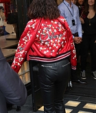 Selena_Gomez_-_Special_Meet___Greet_at_the_Coach_House_in_NYC_on_September_13-09.jpg