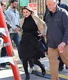 Selena_Gomez_-_Spotted_filming_Only_Murders_in_the_Building2C_New_York_City_-_March_122C_2024_01.jpg