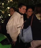 Selena_Gomez_-_Spotted_out_at_dinner_at_Nobu_in_Malibu_July_212C_202202.jpg