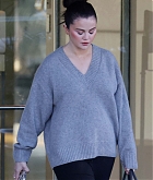 Selena_Gomez_-_Spotted_outside_her_Rare_Beauty_offices2C_Los_Angeles_CA_-_February_212C_2024_01.jpg