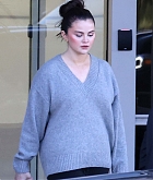 Selena_Gomez_-_Spotted_outside_her_Rare_Beauty_offices2C_Los_Angeles_CA_-_February_212C_2024_03.jpg