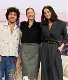 Selena_Gomez_-_The_Drew_Barrymore_Show_-_March_272C_2025-01.jpg