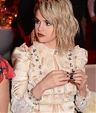 Selena_Gomez_-_The_Fashion_Awards_2017_5BInside5D_on_December_4-01.jpg